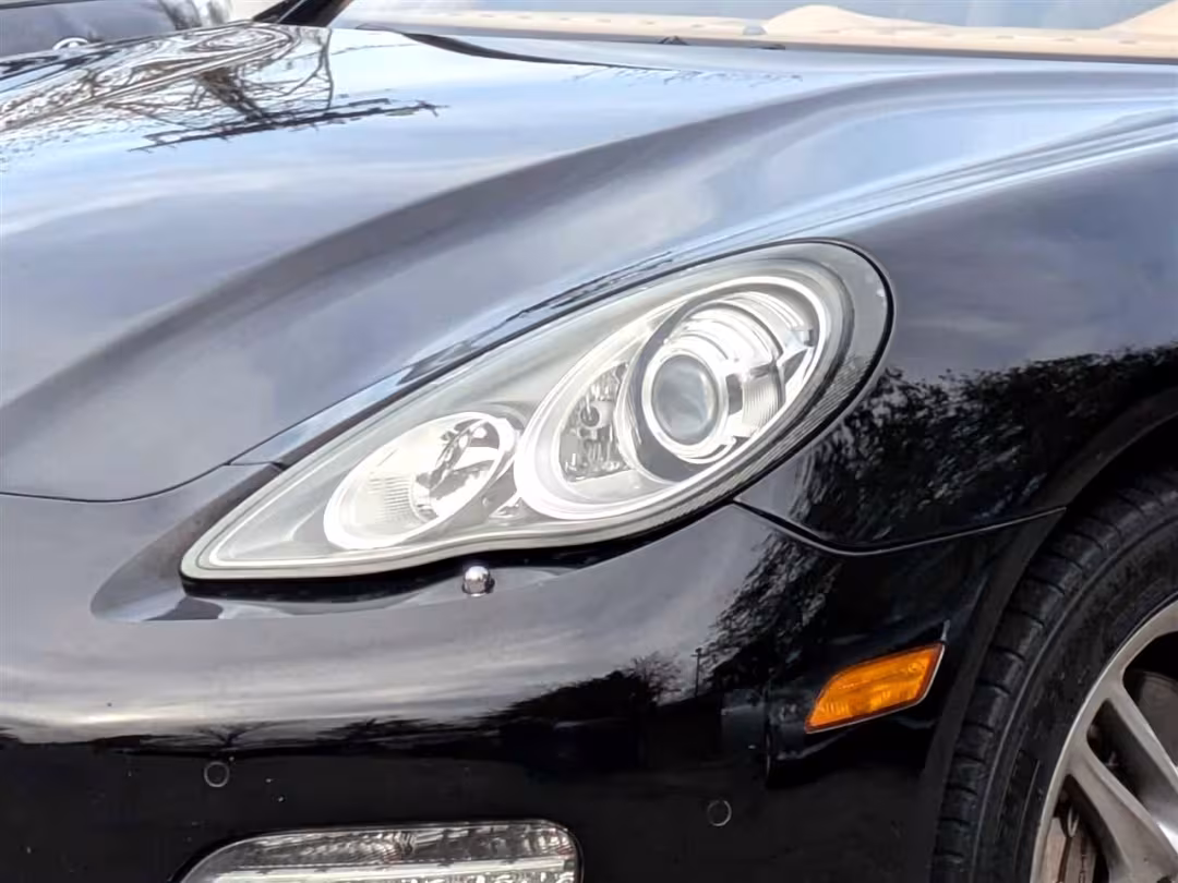 2010 Porsche Panamera - WP0AB2A77AL061058 - Image #5
